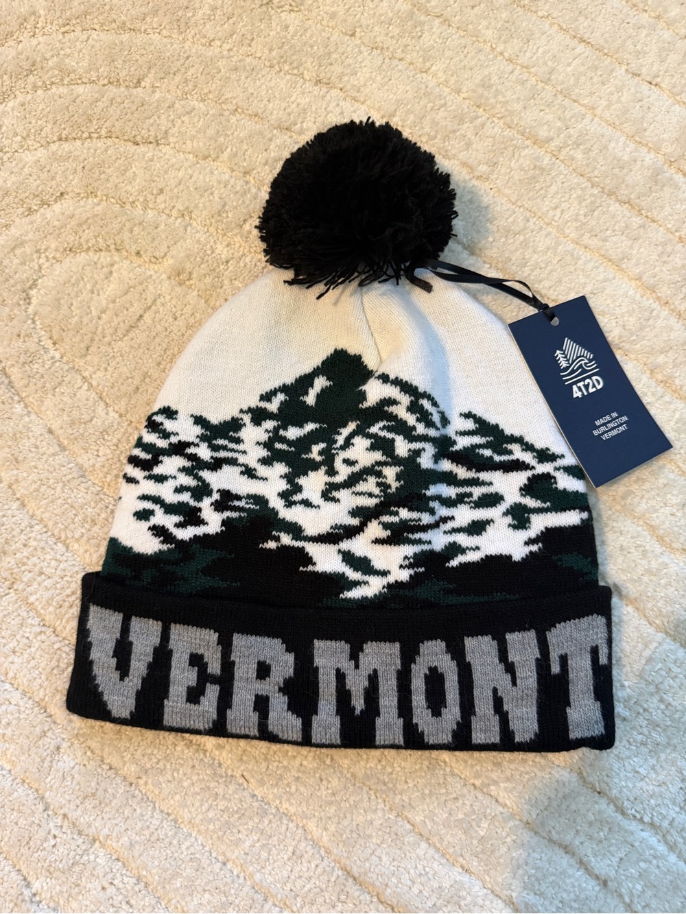 4T2D Vermont Pom Beanie - Black, White & Dark Green